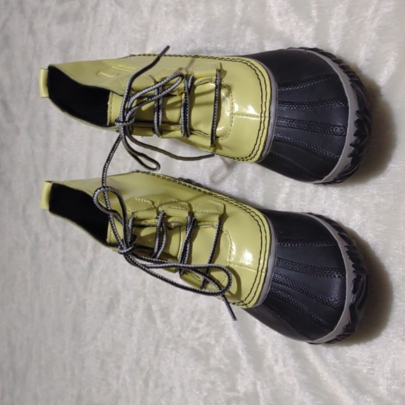 Sorel size 8 yellow and black boots - Picture 3 of 4